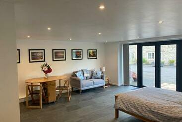 Apartamenty turystyczne Fantastic Refurbished Studio With Croquet Lawn, Nr Lyme Regis
