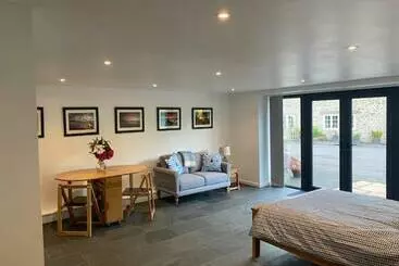 Tourist flats Fantastic Refurbished Studio With Croquet Lawn, Nr Lyme Regis