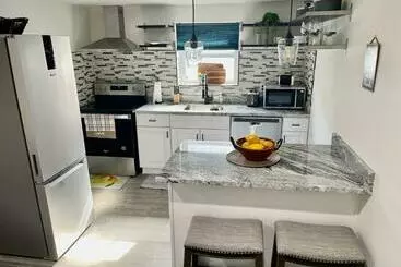 ツーリストアパートメント Cozy 1br Apt In Elizabeth  10 Min To Ewr Airport & 30 Min To Nyc