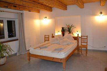 Жильё для туристов Chalupa Na Samotě S Vířivkou