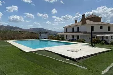 Appartements touristiques Caminito Del Rey Piscina Campo Fútbol 20 Adultos