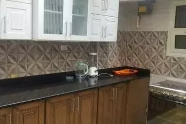 آپارتمان‌های توریست‌ها شقة مفروشة في الشيخ زايد شبابي فقط