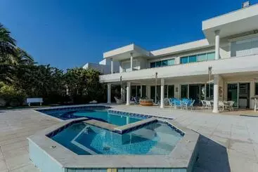 ツーリストアパートメント Casa Alto Padrão Com Piscina Em Caraguatatuba