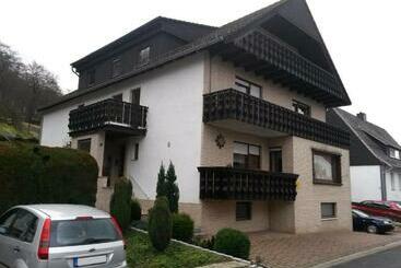 游客公寓 Ferienwohnung Am Waldrand