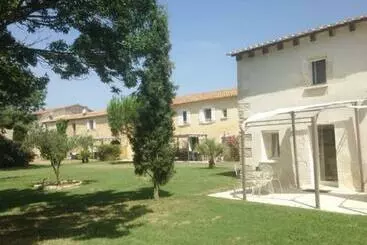 ツーリストアパートメント Les Templiers   Petit Bizerty 36 Pers    2 Piscines   Salle 200 M²