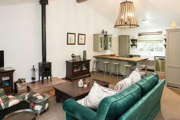 관광객 아파트 Willow Cottage