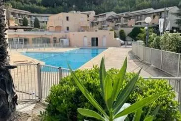 ツーリストアパートメント Appartement Les 3 Caps Avec Piscine Et Vue Mer