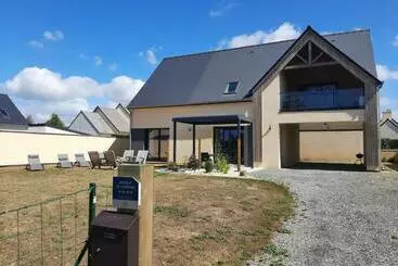 Tourist flats Villa Jacuzzi Au Pied De La Baie Du Mont St Michel
