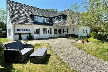 ツーリストアパートメント Appartementhaus Meridian
