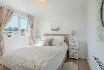 ツーリストアパートメント Holland House No2