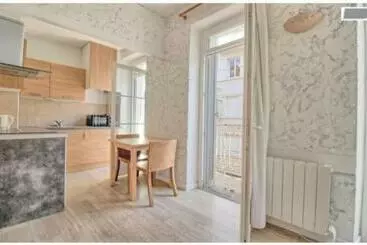 آپارتمان‌های توریست‌ها Studio équipé Climatisé Avec Balcon Au Mourillon à 20m De La Plage