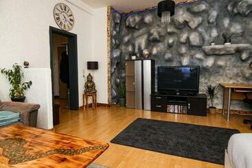 Жильё для туристов #111   Lux Flat Lennep   Altstadt   Netflix & Amazon Prime   Felswand