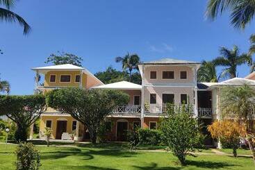 Turistlejligheder Apartment With Pool & Garden In Beach Area