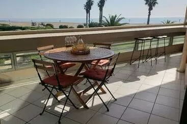 Apartamenty turystyczne Coup De Cœur Pour Ce Cosy T2 Avec Vue Imprenable Sur La Mer   4gsud101