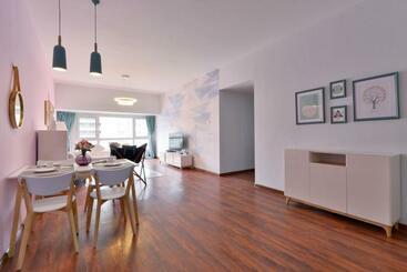 Turista apartmanok Locals Apartment House 90