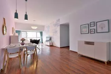 Turistihuoneistot Locals Apartment House 90