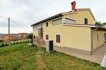 Turistlägenheter Apartma Montemoro 1