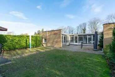 Turistihuoneistot Stunning Bunglow With Patio