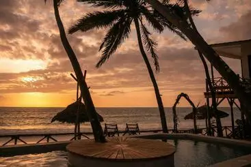 Turistlejligheder Kima Serviced Beach House & Suites