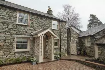 Apartamente turistice Little Nut Cottage