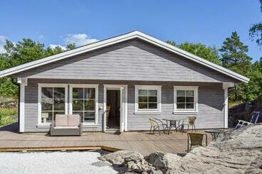 Жильё для туристов Stunning Home In Tvedestrand