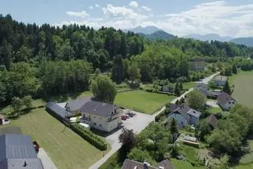 ツーリストアパートメント Haus Seidendorf