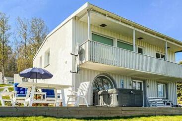 Turist apartmanları 3 Bedroom Gorgeous Home In Bankeryd