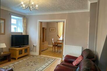 ツーリストアパートメント Gelli House