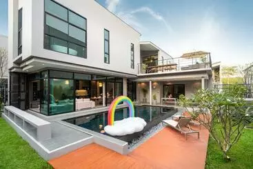 Vakantie-appartementen La Belle Pool Villa Phuket Home Away From Home
