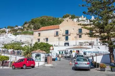 Turistlägenheter Quiet House In Village Center With Mountains Views