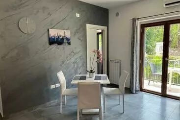 Turistihuoneistot Alison Apartment