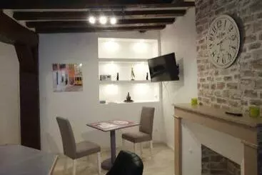 ツーリストアパートメント Appart Rue Du Palais