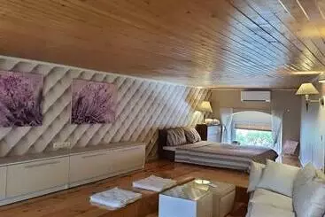 Pisos turísticos нестандартно бутиково студио за двама романтика