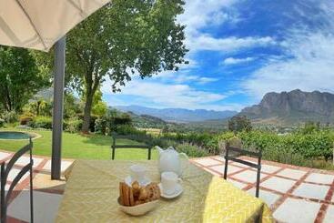 آپارتمانهای توریستها Camberley Wines Luxury Accommodation