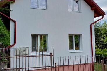 آپارتمانهای توریستها Casa De Vacanta