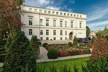 Altus Palace   Destigo Hotels