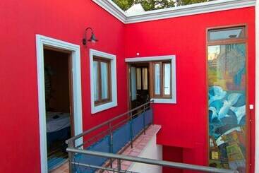 هتل Cucha Tanguera