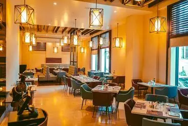 Avinash International