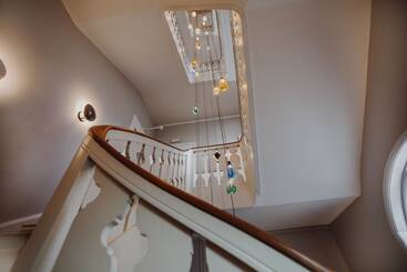 Hypernym Hotel & Suites