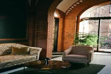 Hypernym Hotel & Suites