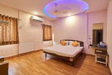 هتل Krishna Palace