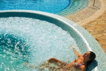 ホテル Happy Camp Mobile Homes In Villaggio Camping Baia Domizia