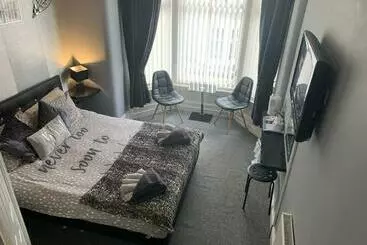 بنسيون The Westbourne House