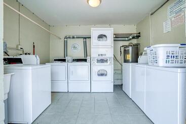 Отель Nautilus 105