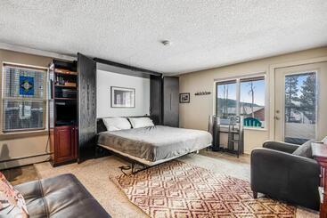 هتل Stover S Outpost