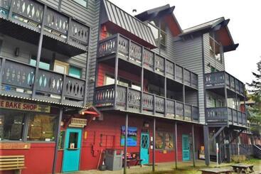 Hotell East Condo #208