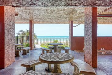 فندق Sunset Shores