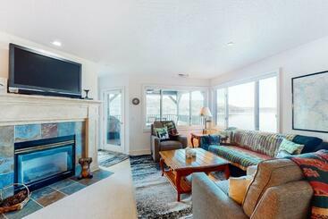 Otel Astounding Arrow Point