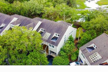 Hotelli Seabrook Sanctuary   1706 Courtside