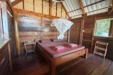 Lomakeskus Kamaku Bungalows